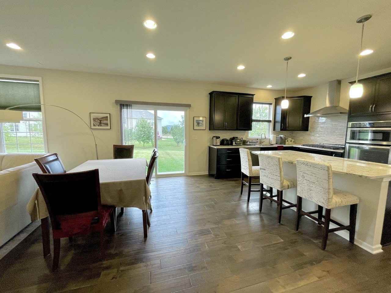 4 Andrew Ln - Photo 5 of 23