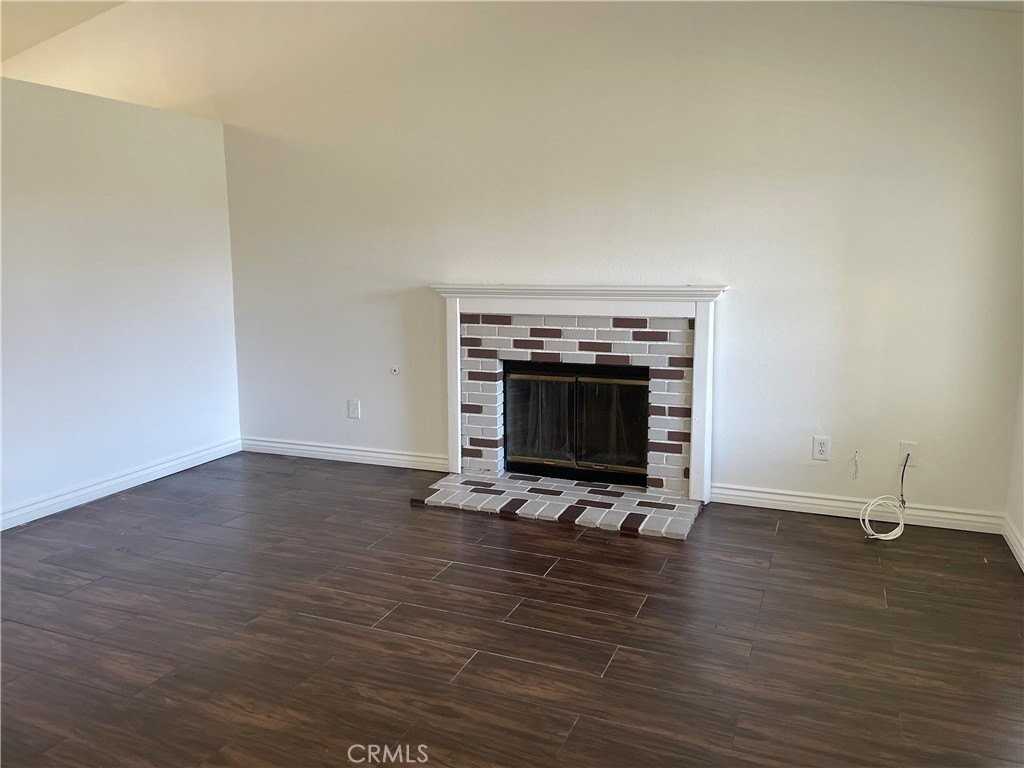 18250 Shamrock St - Photo 4 of 18