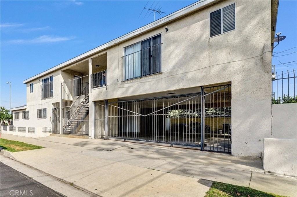 20526 S Western Ave - Photo 2 of 24