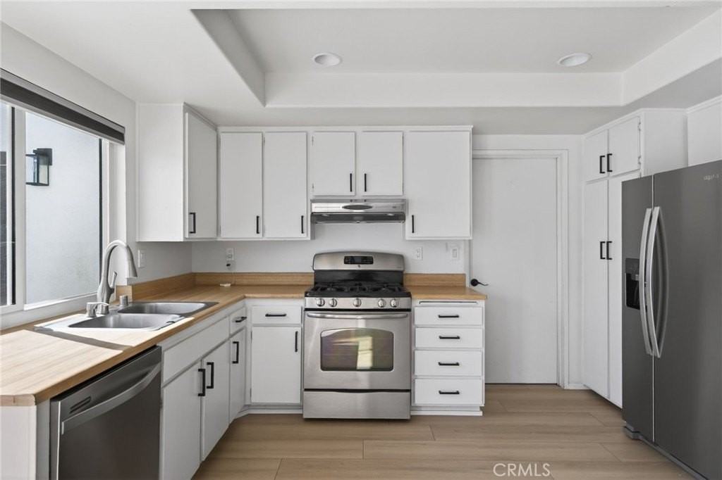 1312 Live Oak Ct #1 - Photo 2 of 31