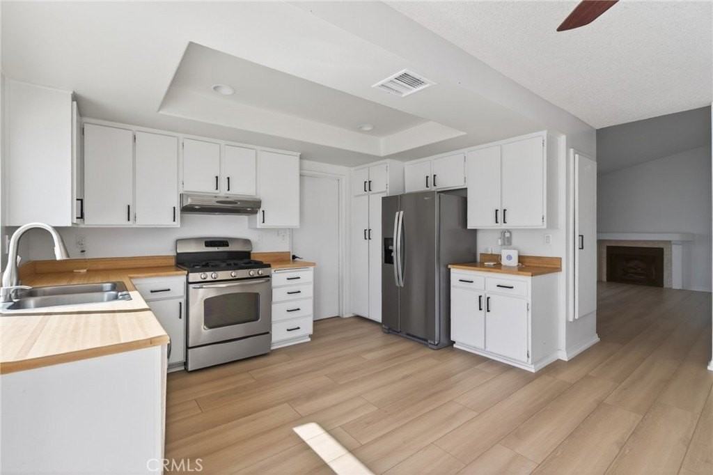 1312 Live Oak Ct #1 - Photo 4 of 31