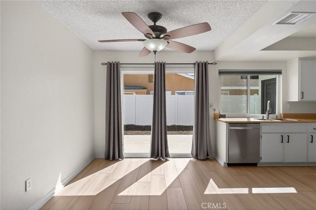 1312 Live Oak Ct #1 - Photo 6 of 31