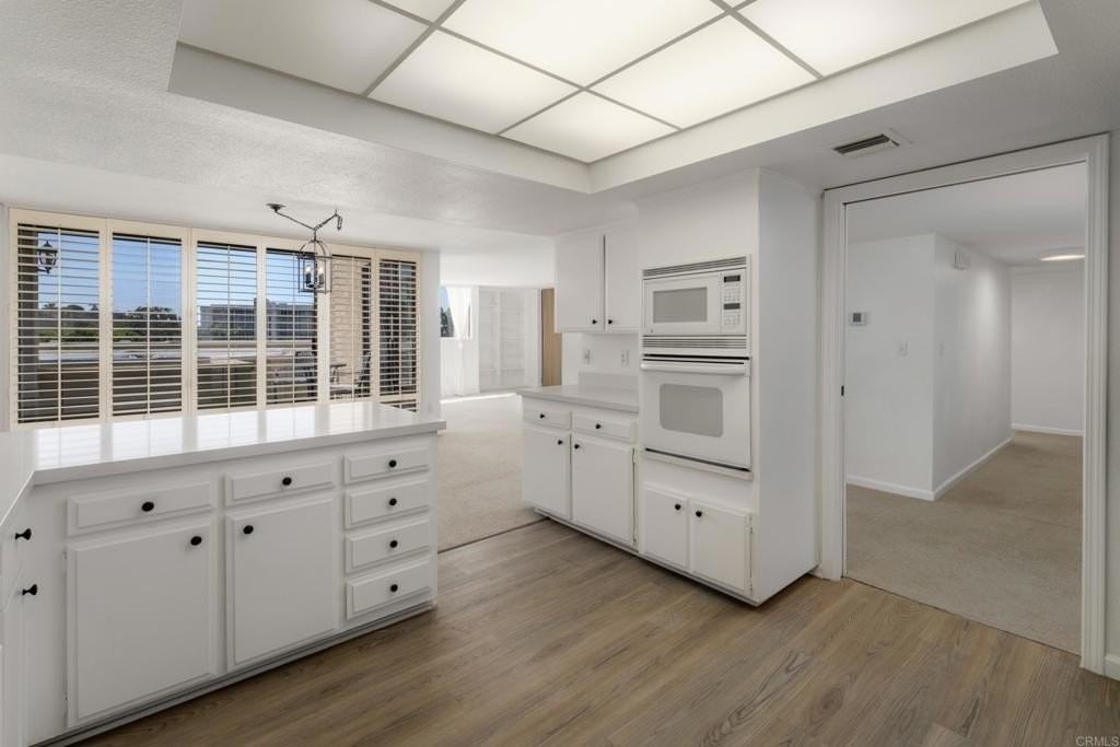 2420 Torrey Pines Rd #B303 - Photo 2 of 35