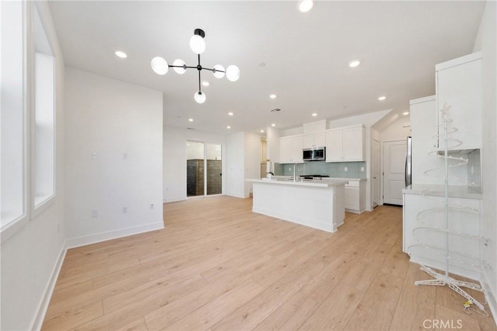 322 Proctor - Photo 2 of 38