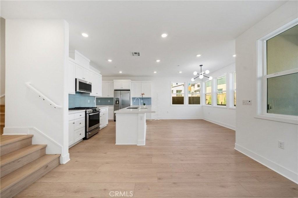 322 Proctor - Photo 4 of 38