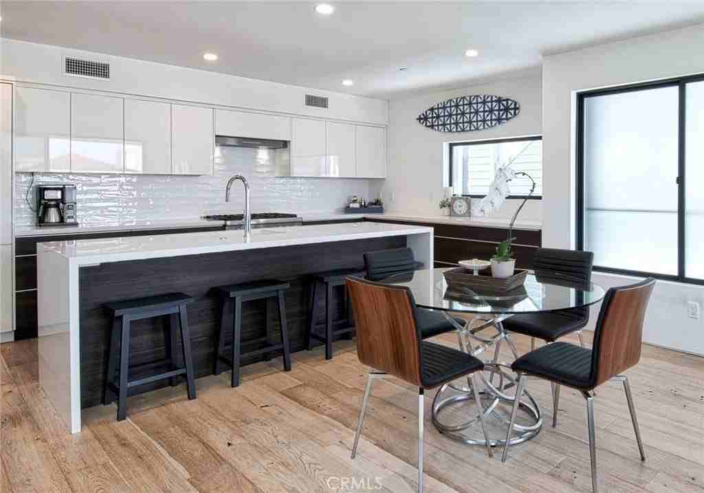 1045 W Balboa Blvd - Photo 6 of 18