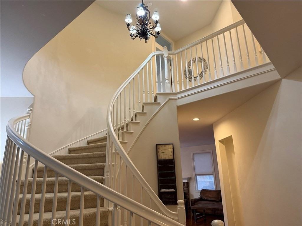 7 Foxcrest - Photo 2 of 24