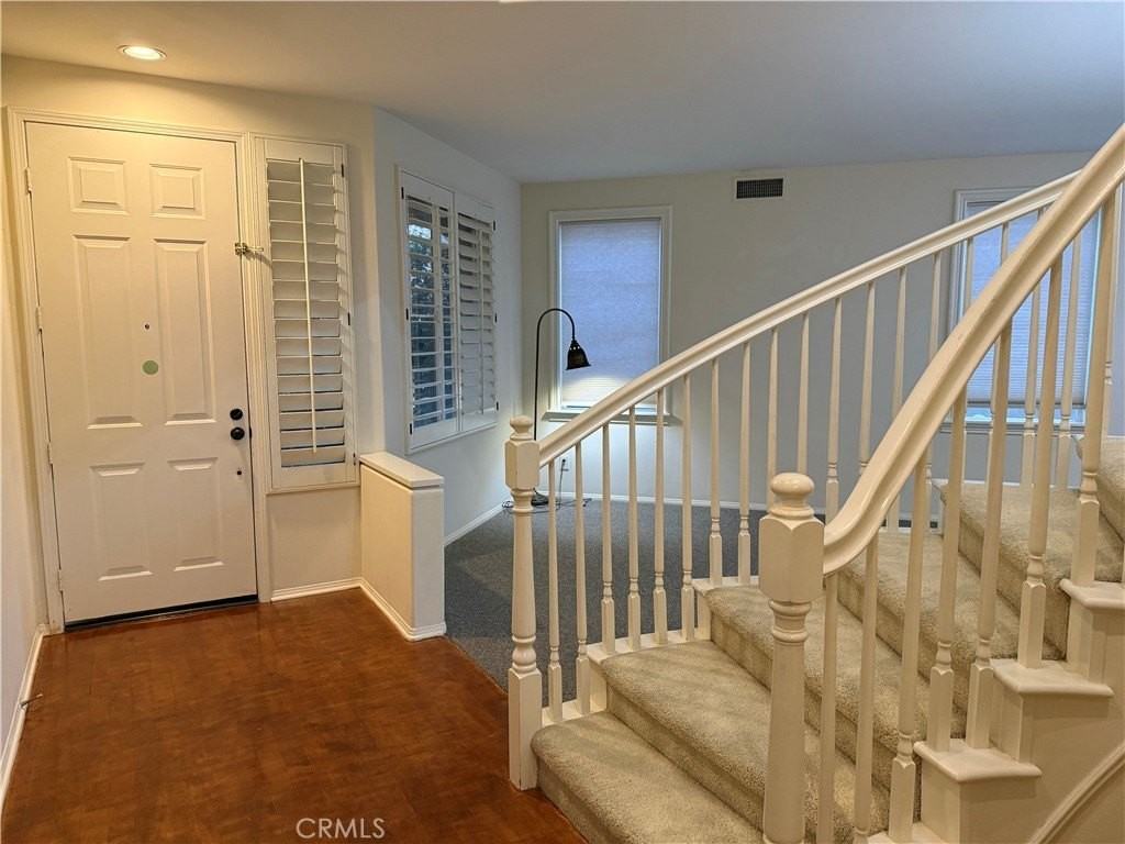 7 Foxcrest - Photo 4 of 24