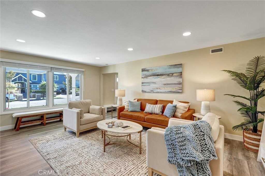 1591 Pegasus St - Photo 2 of 50