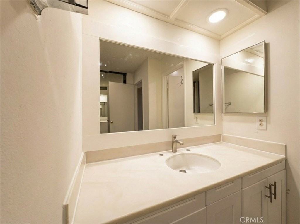 7 Stanford Ct - Photo 5 of 11