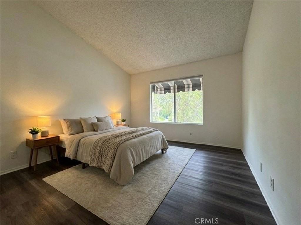 7 Stanford Ct - Photo 6 of 11