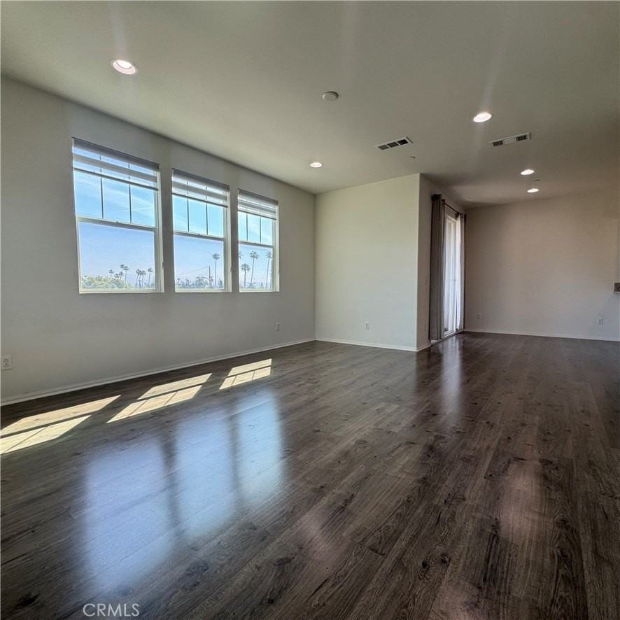 4853 Victory Dr - Photo 3 of 22