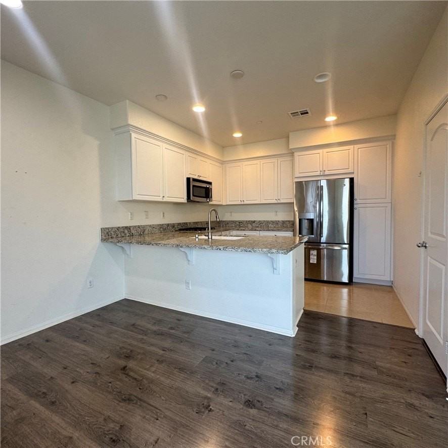 4853 Victory Dr - Photo 4 of 22