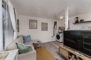 featured image of 1715 3rd St W #1