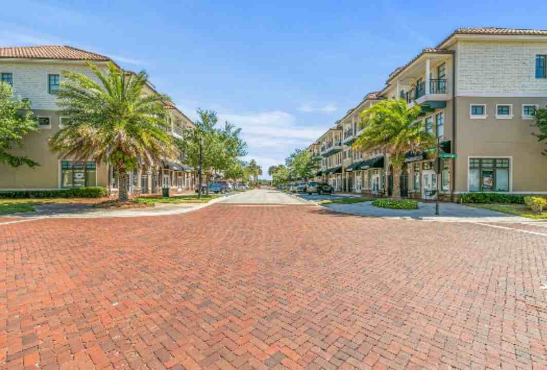 645 Market St #1 - Photo 5 of 46