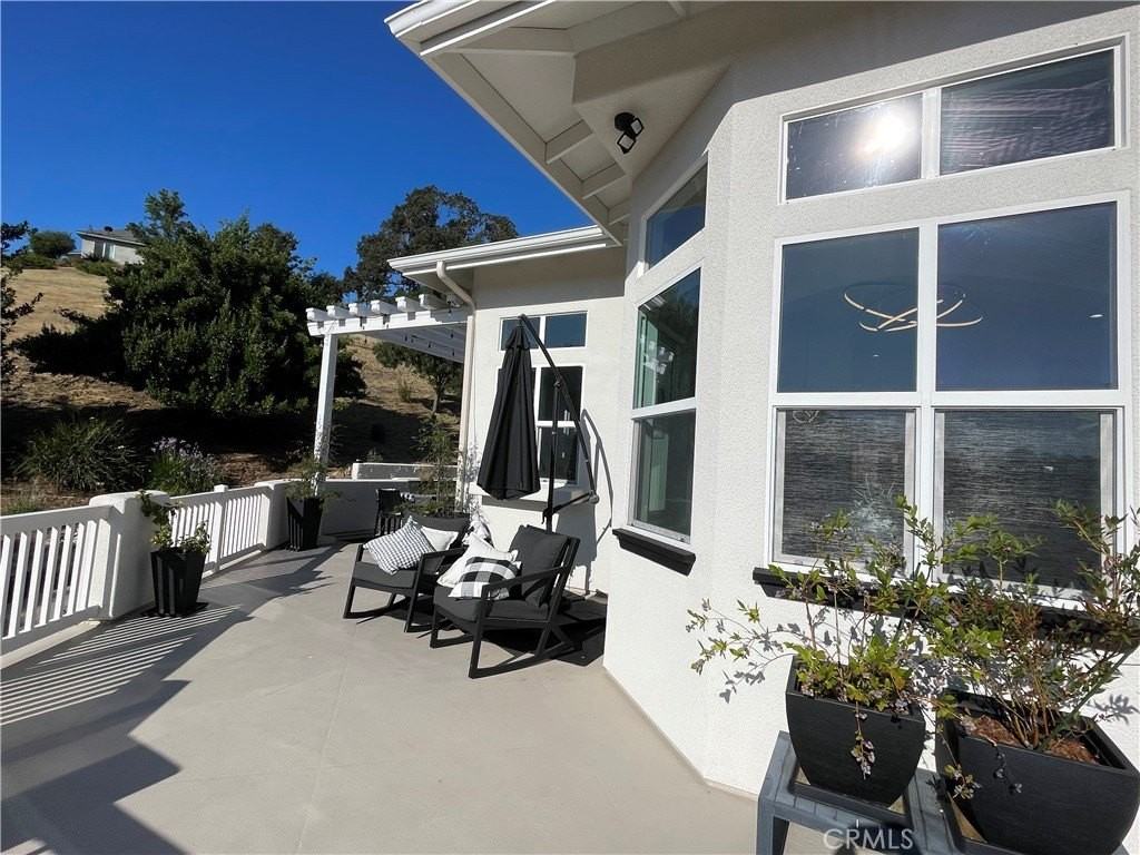 8560 Corriente Rd - Photo 5 of 50