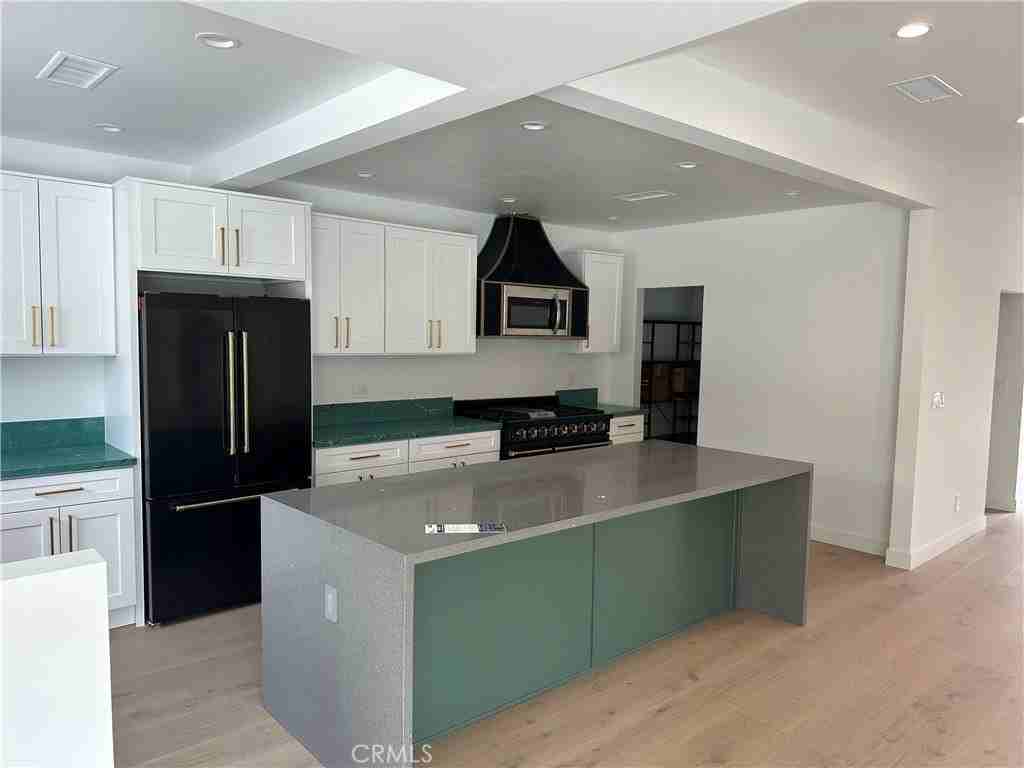 18371 Lahey St - Photo 5 of 32