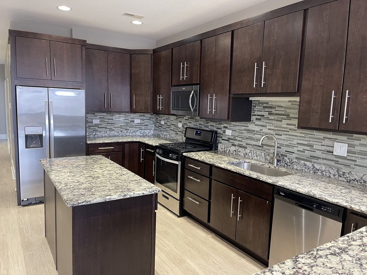 4853 N Western Ave #2 - Photo 3 of 8