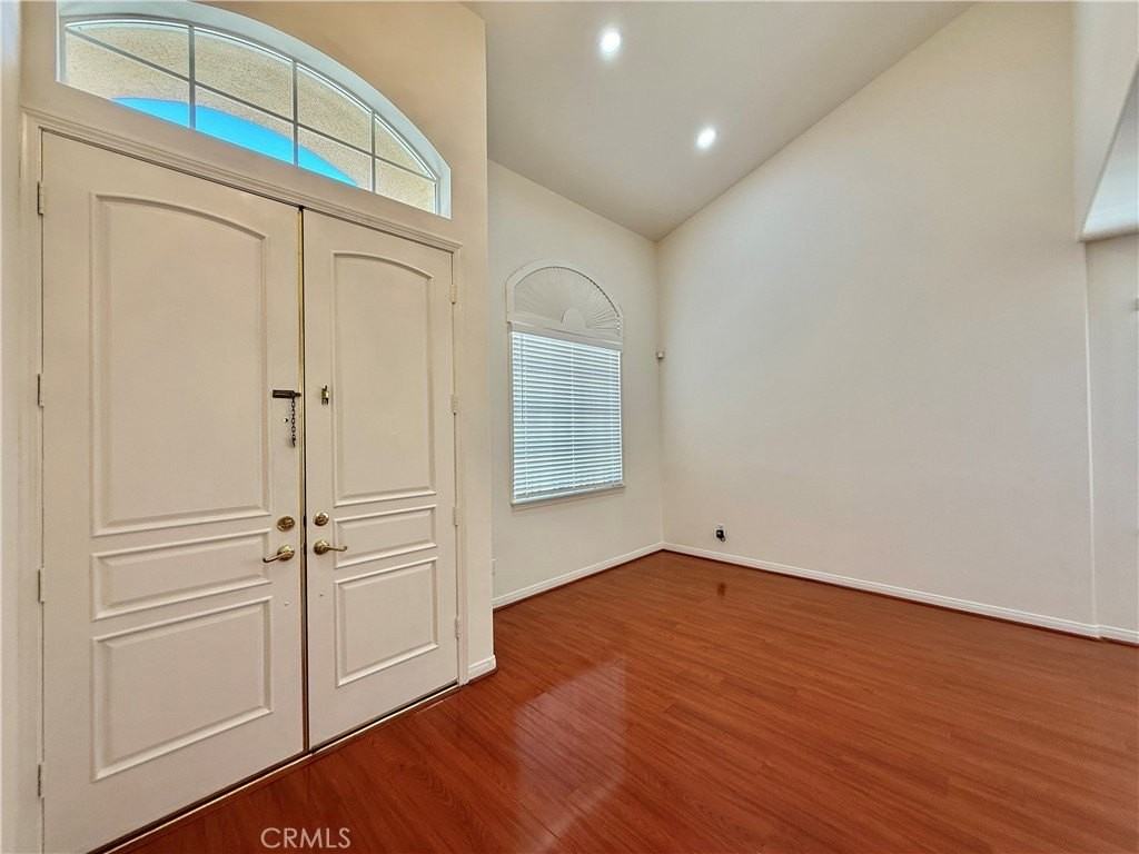 201 N Lincoln Ave - Photo 2 of 29