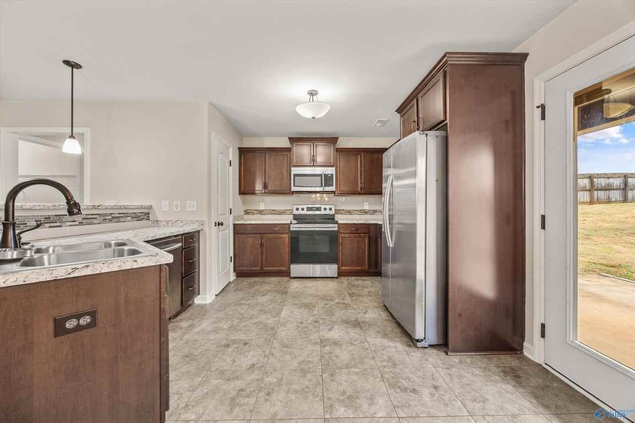 111 Clayton Mance Rd - Photo 6 of 21