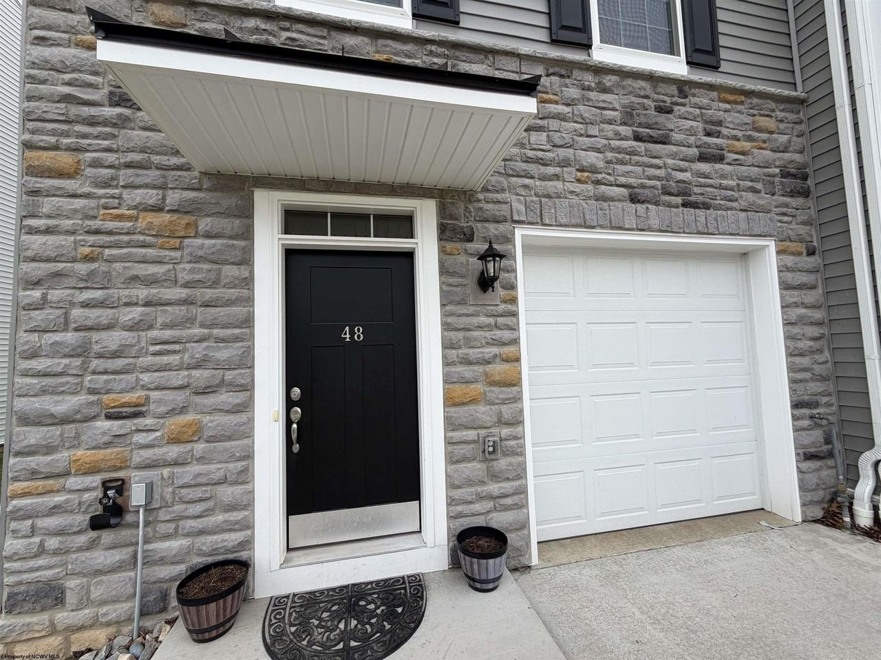 48 Dover Ct - Photo 3 of 20