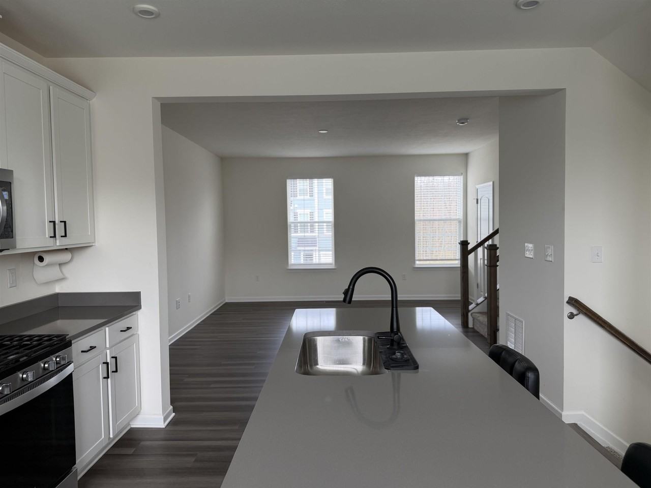 48 Dover Ct - Photo 6 of 20