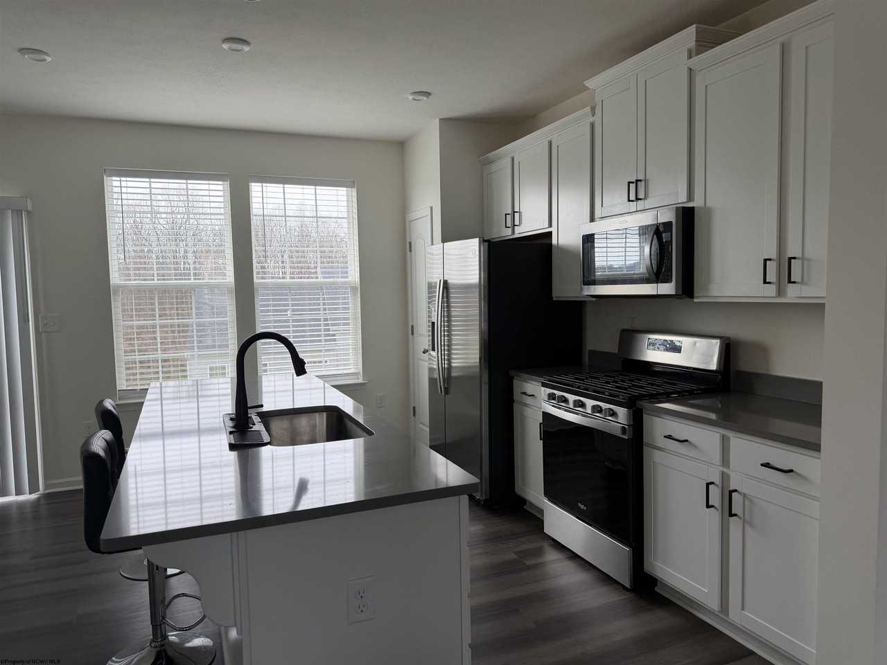 48 Dover Ct - Photo 7 of 20