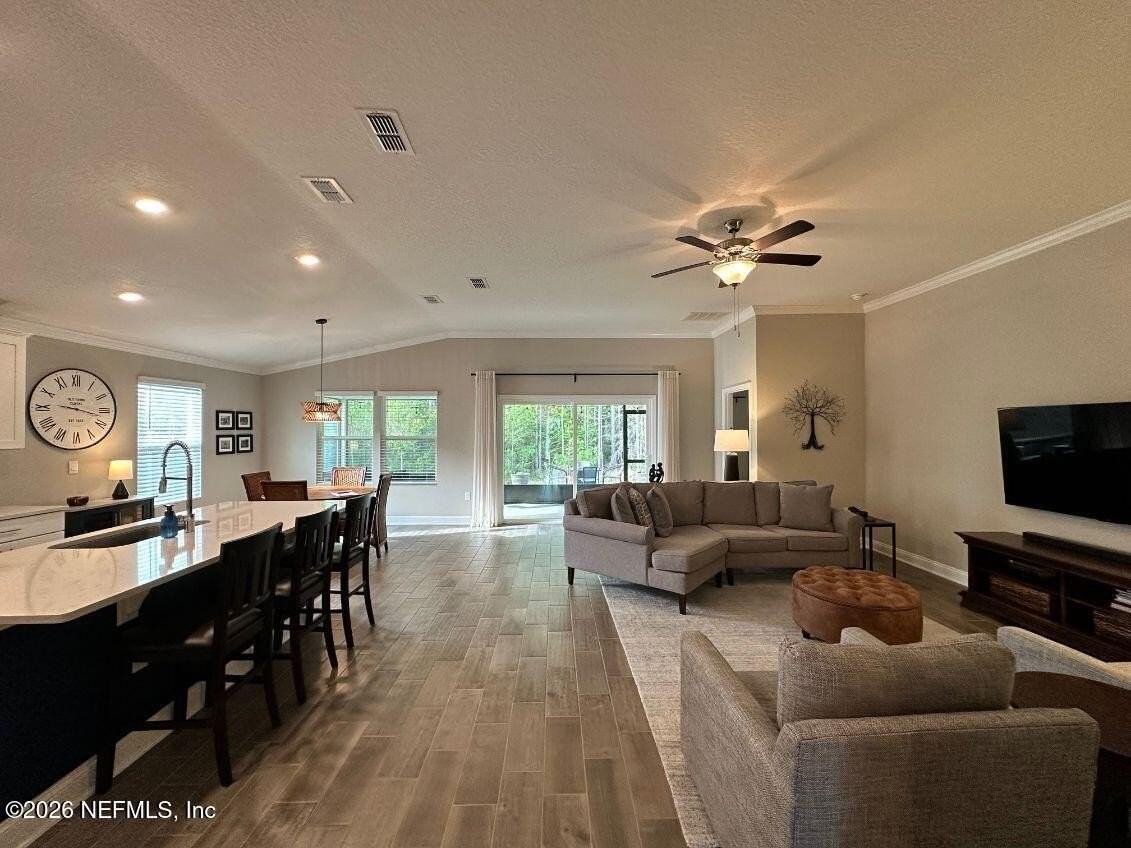 117 Dovetail Cir - Photo 6 of 27