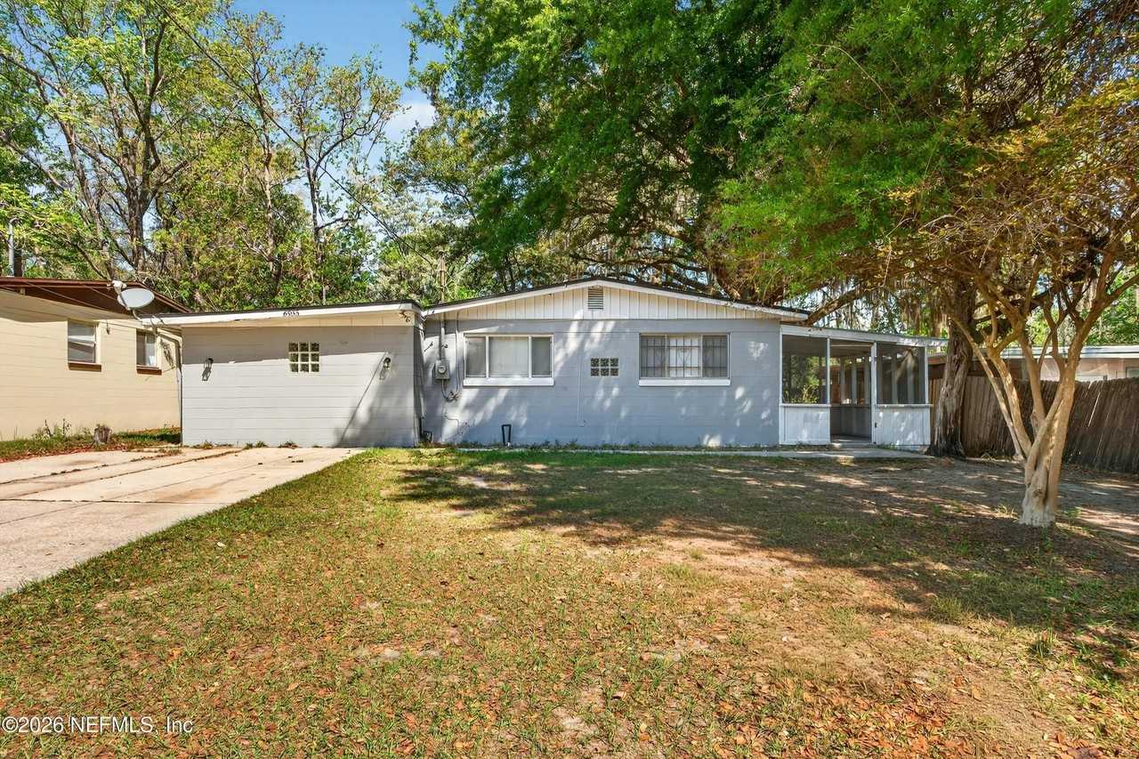 6955 Miss Muffet Ln S - Photo 5 of 45