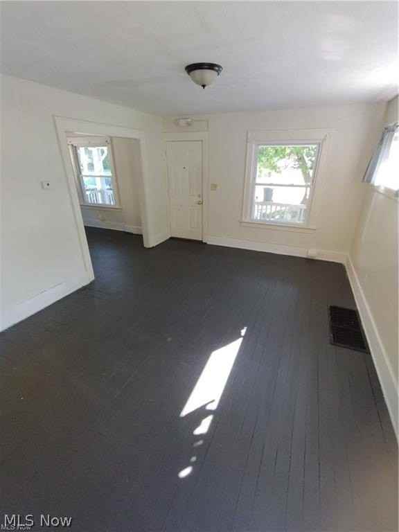 175 Charles Ave Ne - Photo 2 of 17