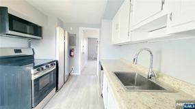 592 Beverly Rd 2nd Fl - Photo 1 of 1