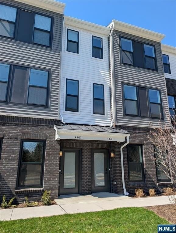 400 Willow 409 - Photo 2 of 32