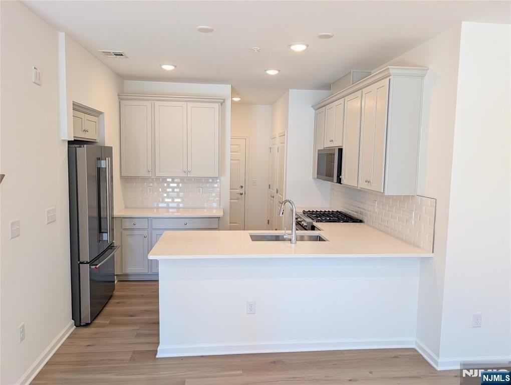 400 Willow 409 - Photo 6 of 32