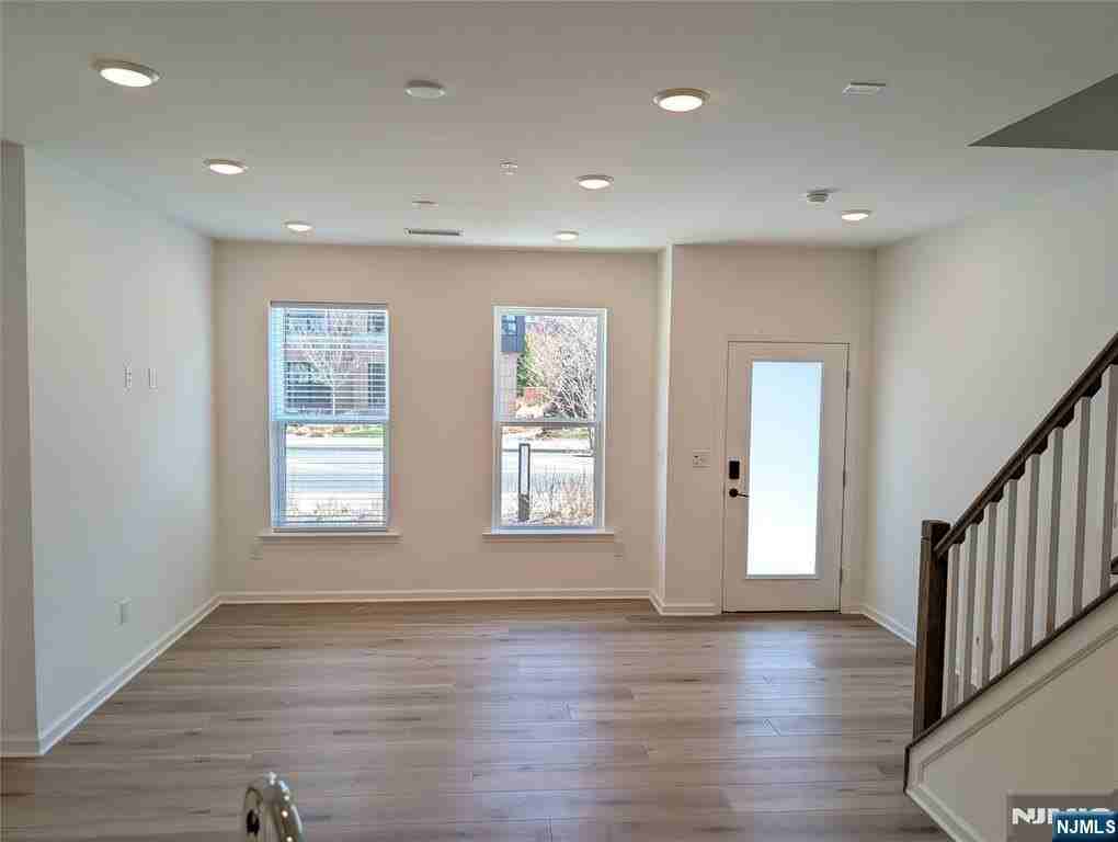 400 Willow 409 - Photo 7 of 32