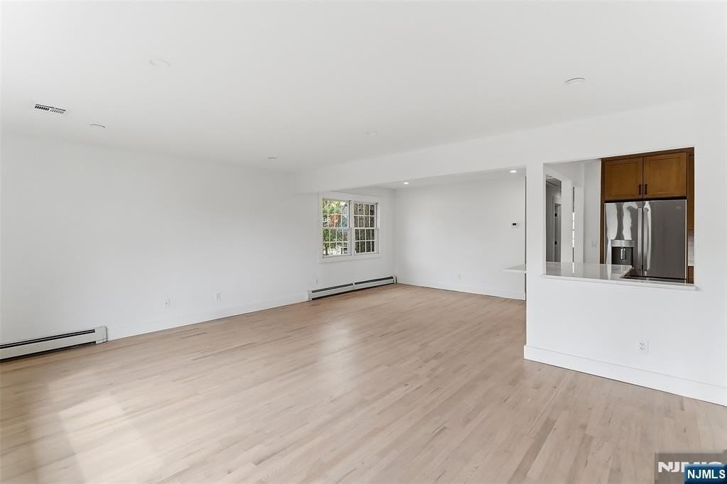 49 E Pleasant Ave - Photo 4 of 13