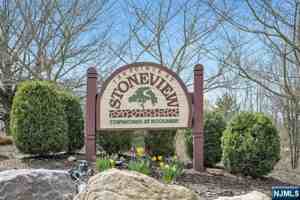 featured image of 3 Heatherwood Ct