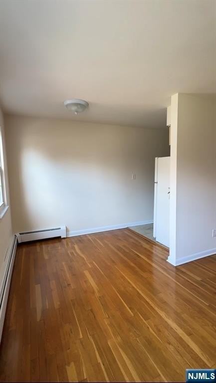 250 Rochelle Ave - Photo 3 of 6