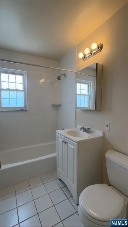 250 Rochelle Ave - Photo 6 of 6