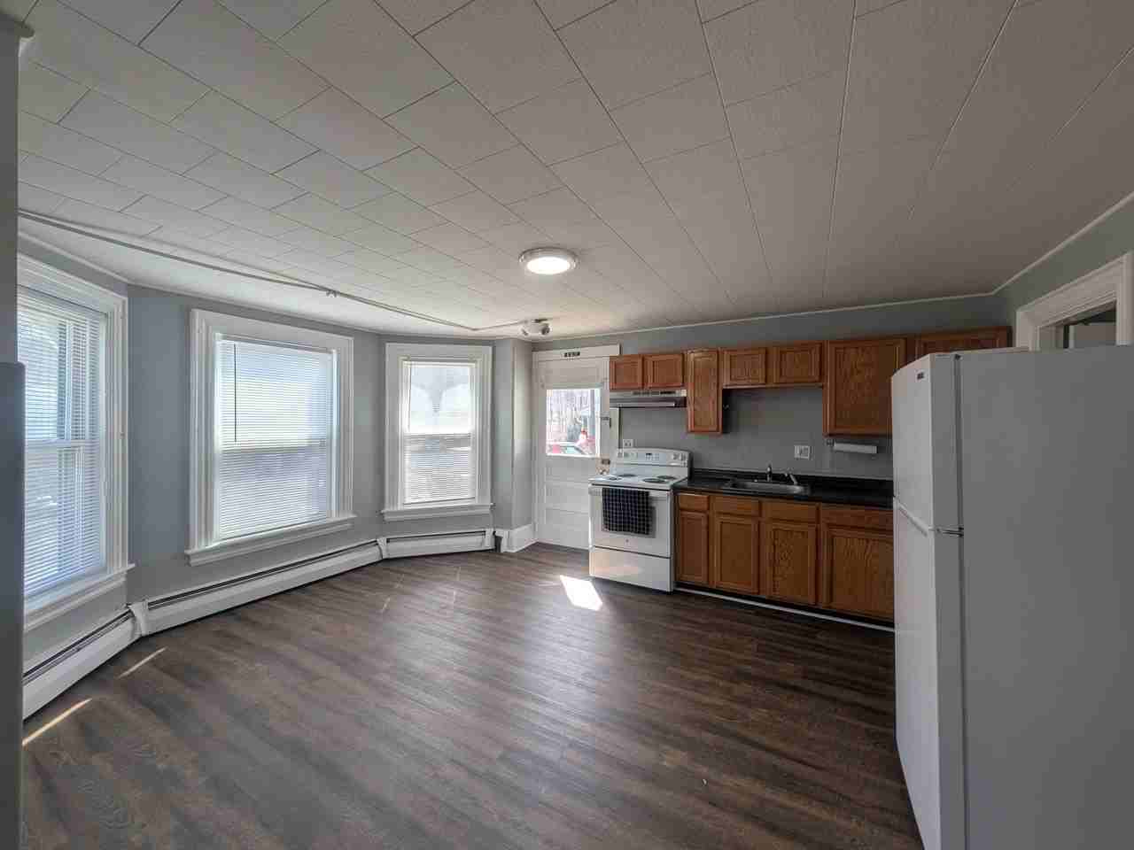 31 Chestnut St #A - Photo 2 of 8