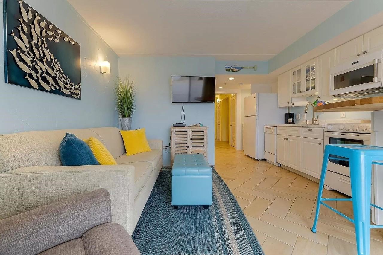 933 Ocean Blvd #106 - Photo 6 of 12