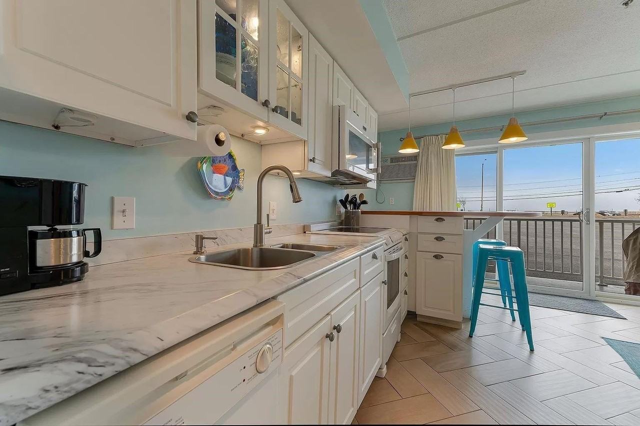 933 Ocean Blvd #106 - Photo 7 of 12