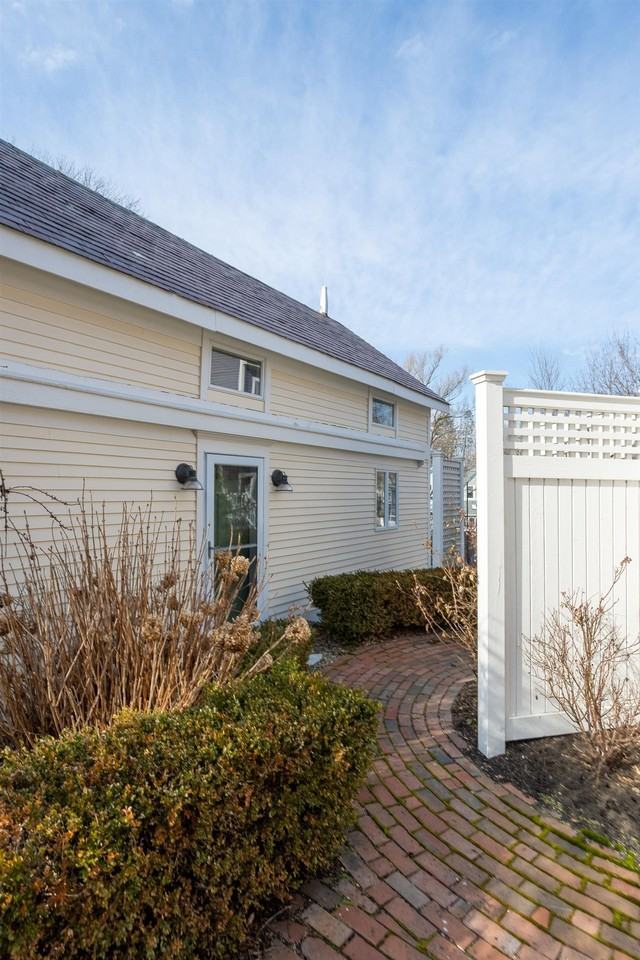 774 Middle St #4 - Photo 3 of 27