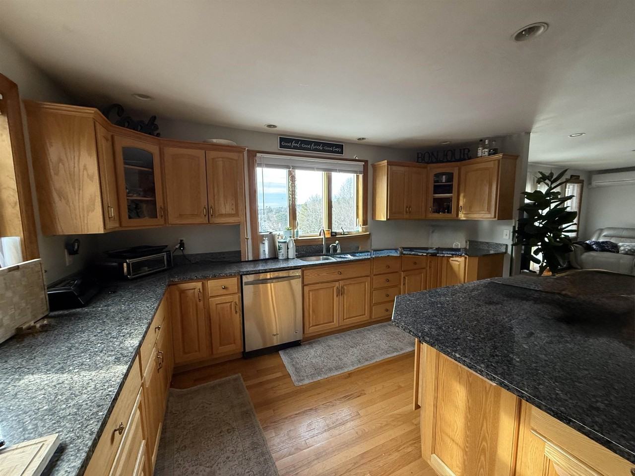 116 Hilliard Rd - Photo 6 of 21