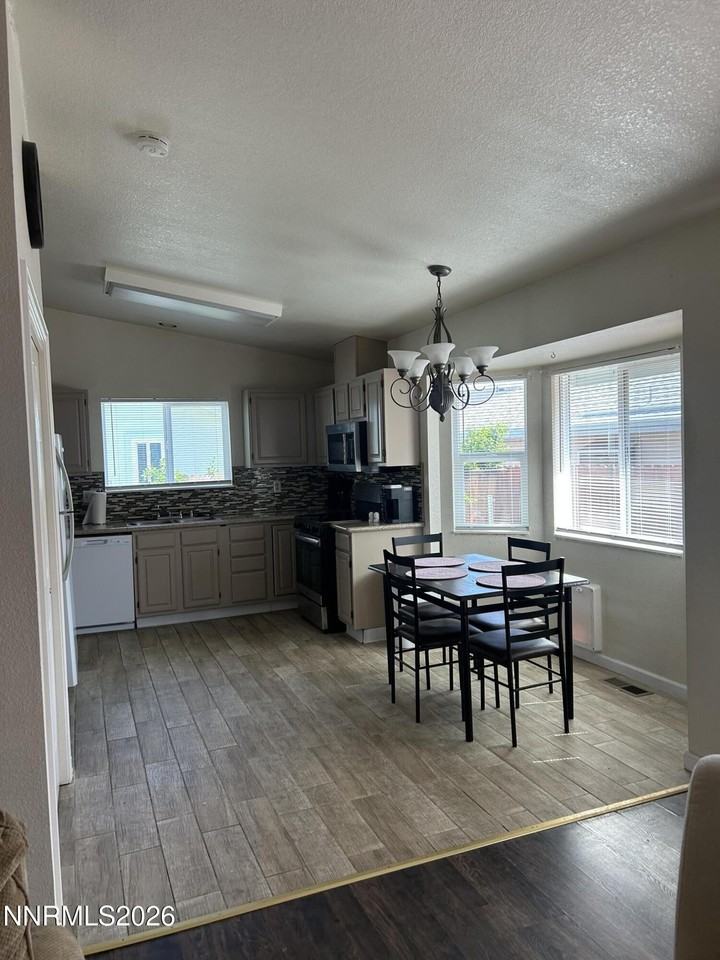 1926 Hamilton Ave - Photo 3 of 14