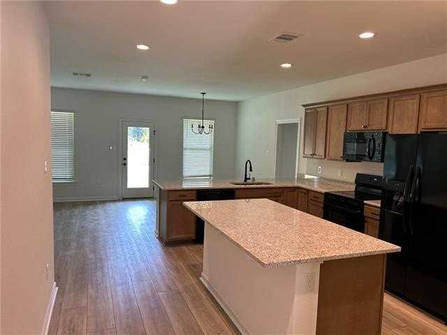 41386 Rosewood Ln - Photo 3 of 13