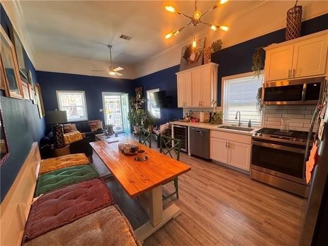 516 S Telemachus St - Photo 4 of 20