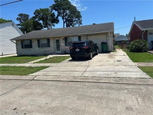 725 Oakwood Dr - Photo 3 of 36