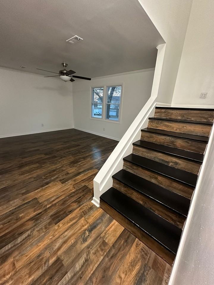 319 Devonwood Ct #1 - Photo 2 of 10