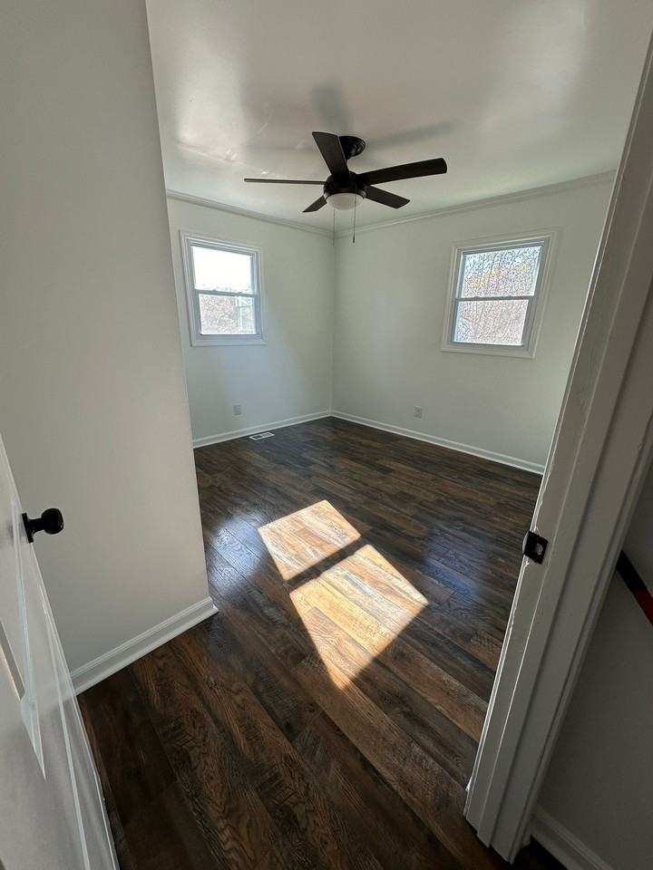 319 Devonwood Ct #1 - Photo 6 of 10