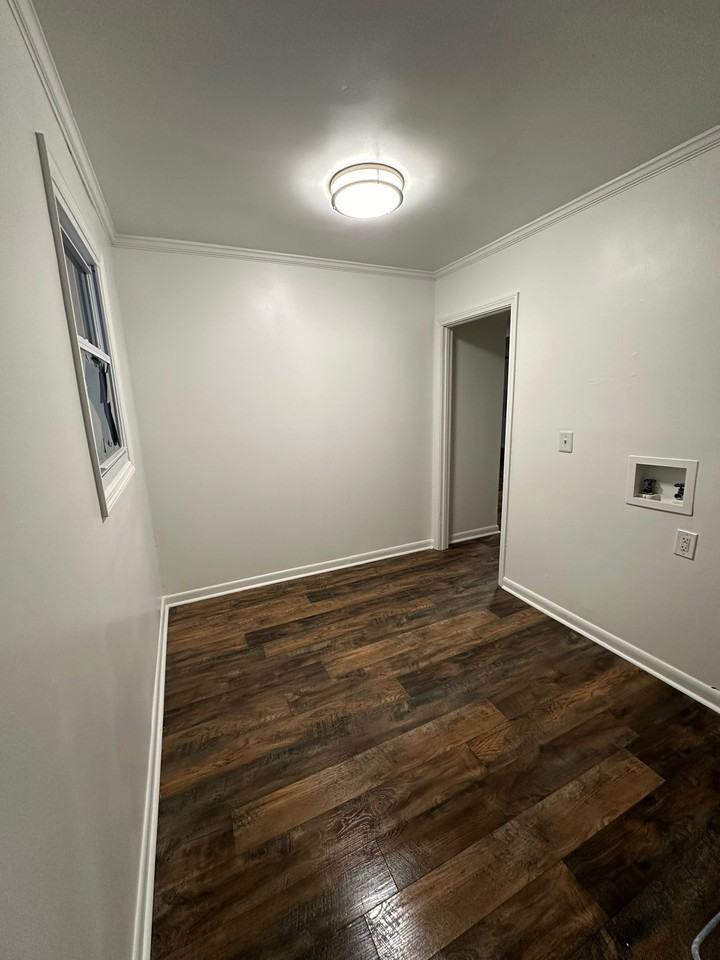 319 Devonwood Ct #1 - Photo 7 of 10